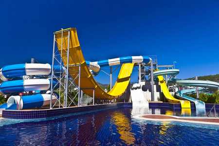 Toboggan parc aquatique